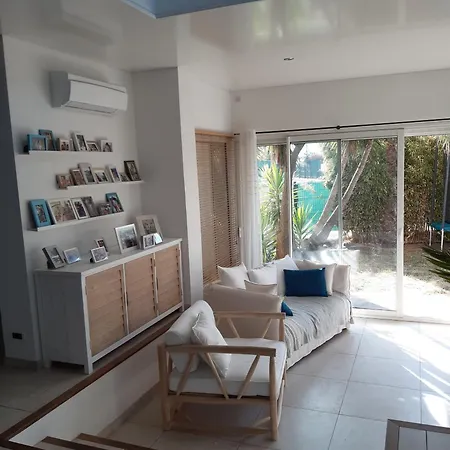 빌라 Familiale Avec Piscine En Bord De